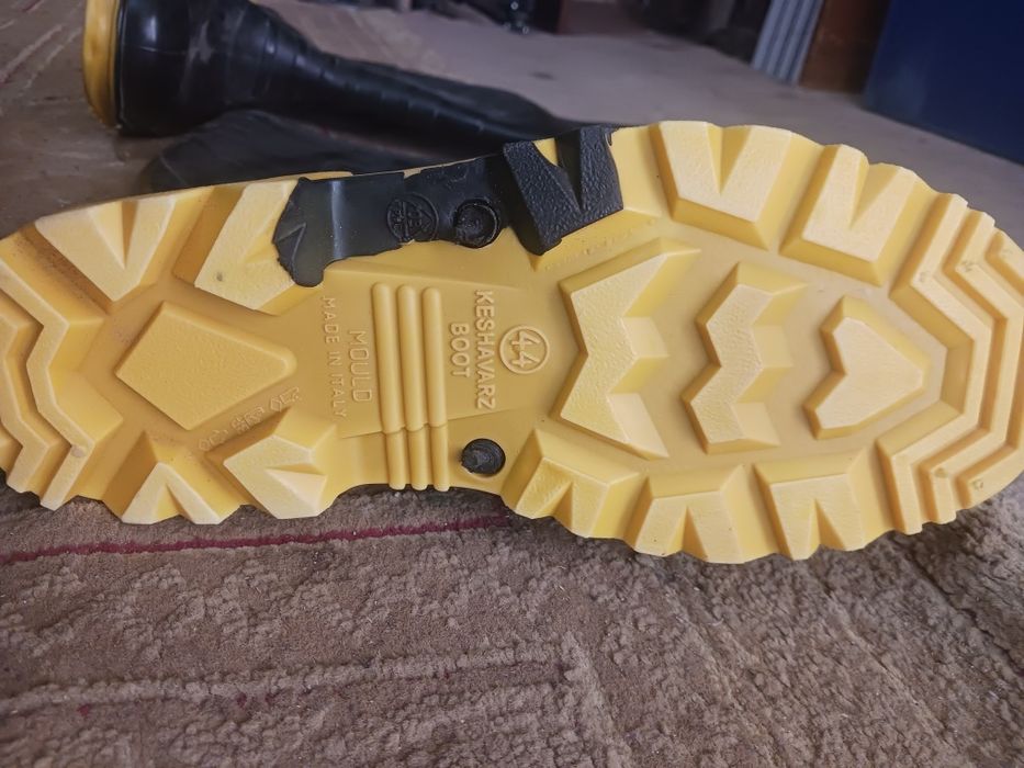 Rezinoviy sapogi KESHAVARZ BOOT.