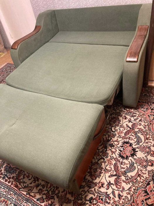 Срочно продам б/у диван, раскладной