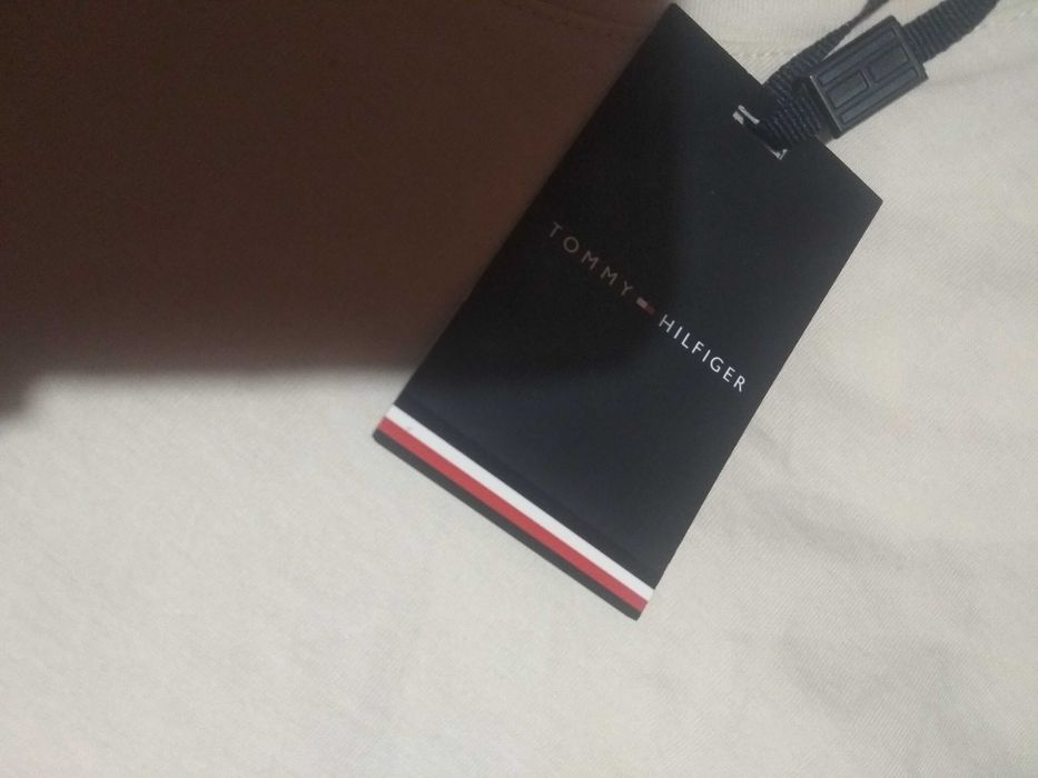 Нова тениска Tommy HILFIGER