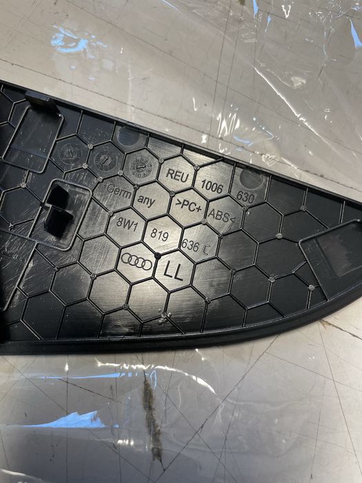 Plasa sita boxa bord audi a4 b9 audi a5 f5