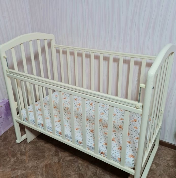Продам детскую кроватку