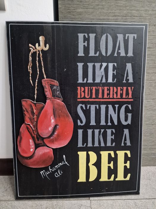 Картины постеры в кафе бар