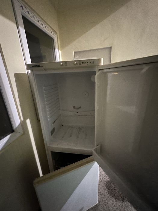 Хладилник с фризер