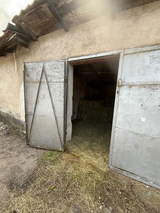 Двуетажна къща с голям двор и красива гледка