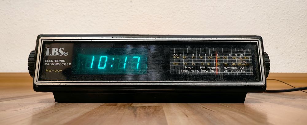 Radio cu ceas vintage LBS retro de colectie anii 70