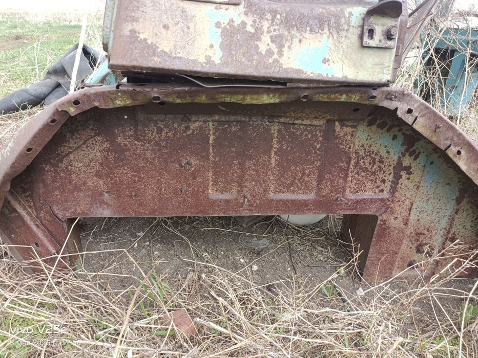 Продам две кабины на мтз капот
