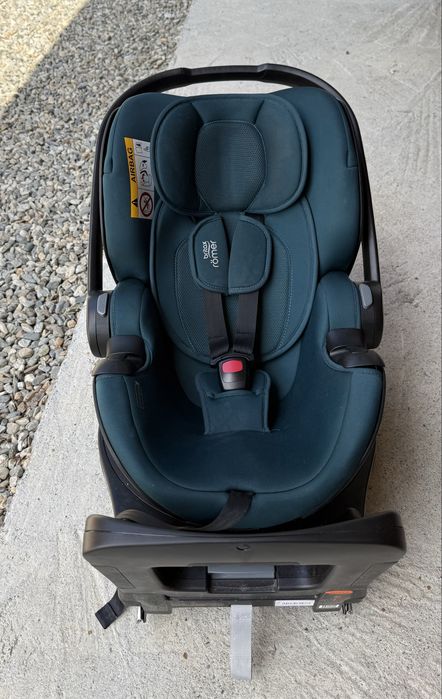 Scoica auto Britax Romer plus baza isofix tot Britax cu rotire !