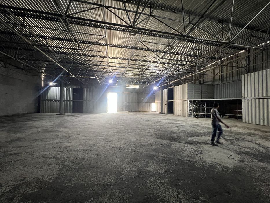 Аренда ангара— склад / пандус, видеонаблюдение, охрана и заезд для фур