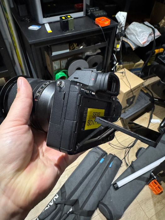 Sony A7iii + Sony 16-50mm + 3 baterii