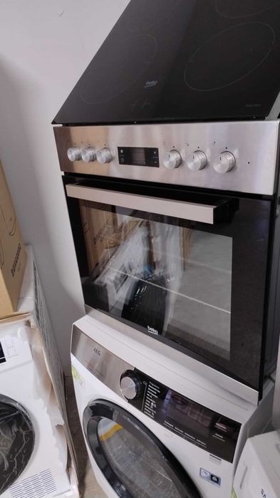 Комплкет Фурна за вграждане + Индукционни котлони Beko-Беко 71 литра