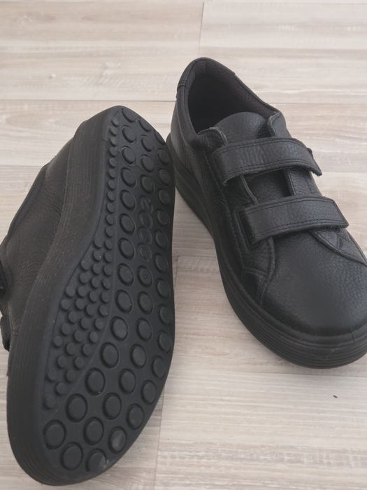 Туфли Ecco на мальчика 35 р