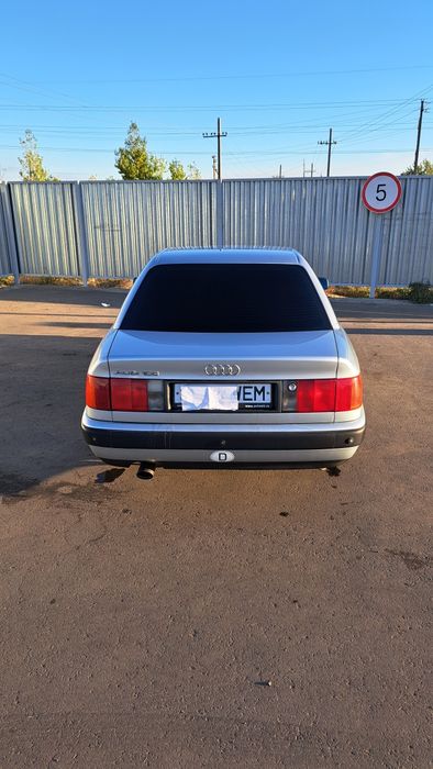 Продам Ауди 100 С4