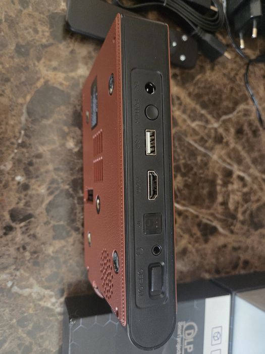 Продавам Преносим проектор