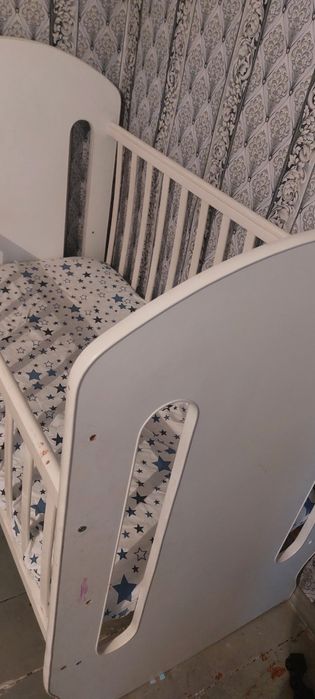 Продам детскую кроватку