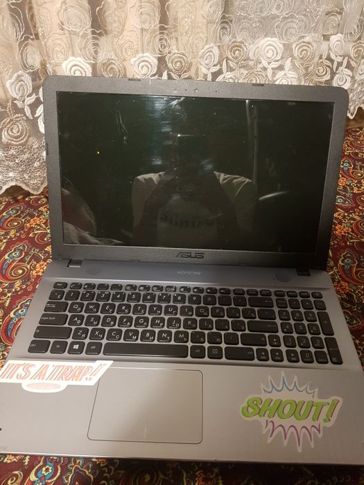 Asus sonicmaster noutbuk