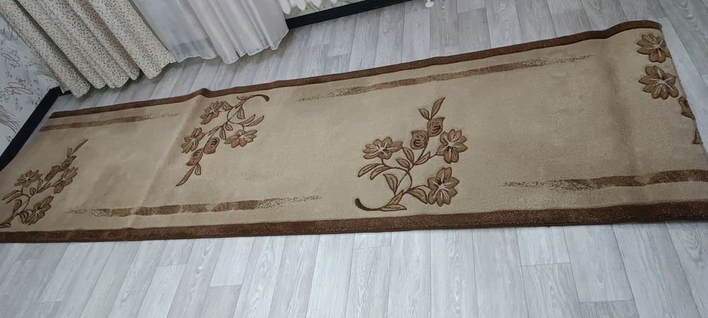 Продам ковровую дорожку 1 м на 3.5 м
