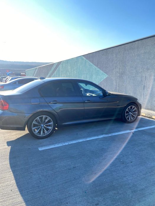 Vând BMW seria 3 E90 an 2008 2.0 L, Diesel, cu motor defect N47D20A