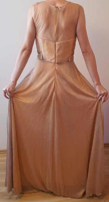 Rochie de ocazie aurie marimea 40-42 lunga marca Dekolte purtata