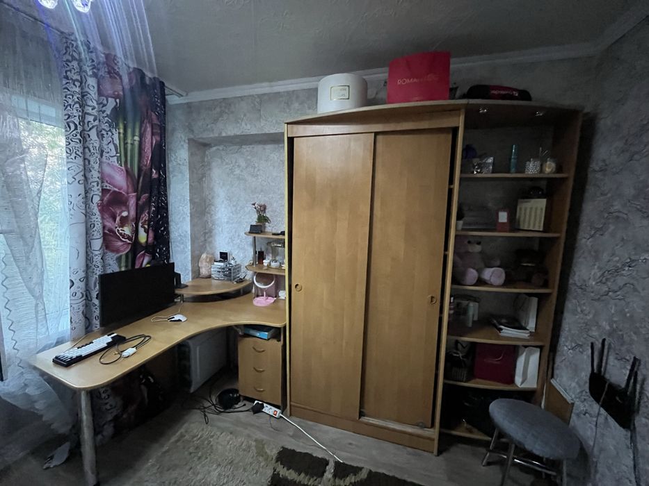 Продам угловой компьютерный стол+шкаф