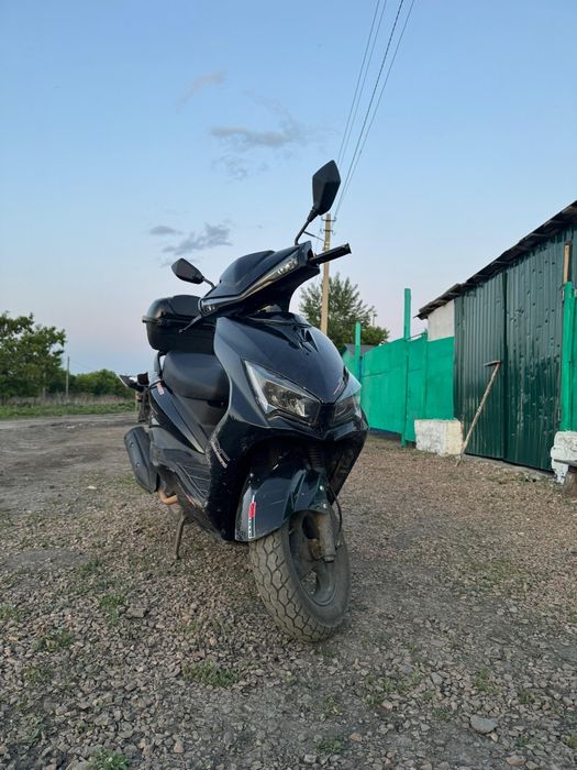 Продам скутер М8про 125куб