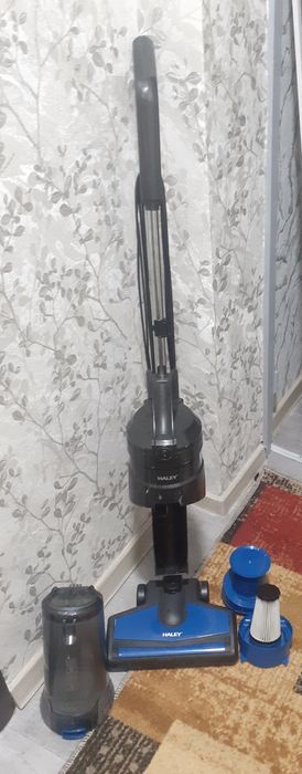 Продам пылесос вертикальный