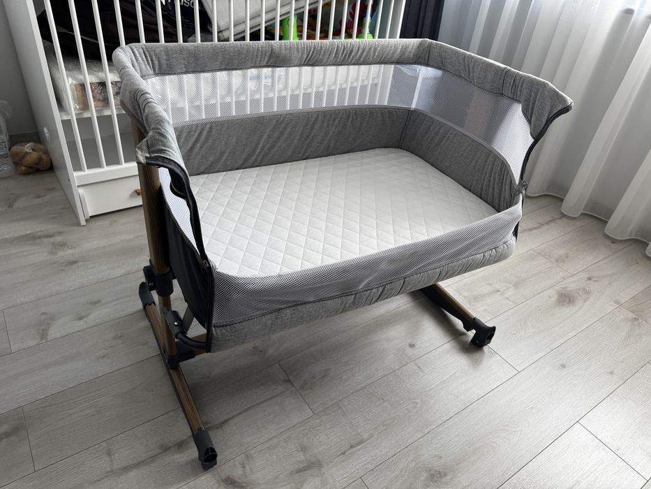 Детска/бебешка кошара/ легло next to me люлка + матрак lionelo leonie