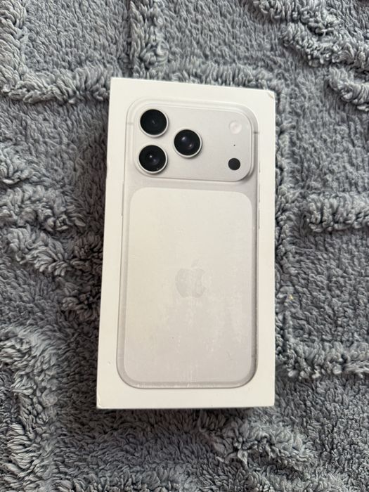 Продам новый iPhone 17 про