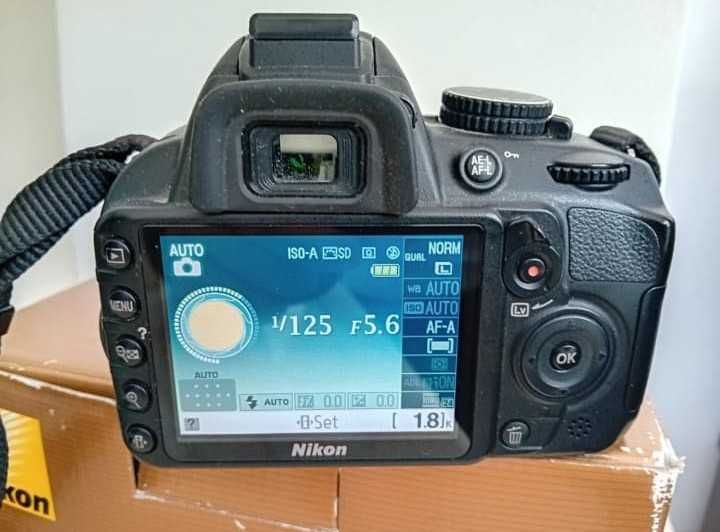 Nikon D3100 cu geanta transport