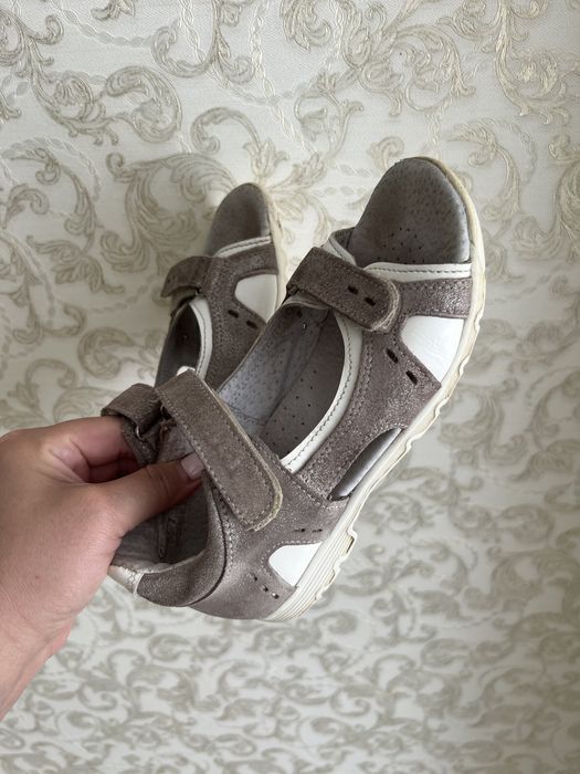 Санлали на девочку