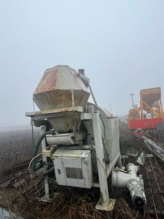 Betoniera mobila marca URU