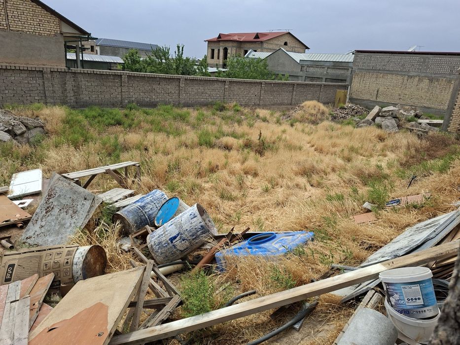 Парвозда 8 соток ер сотилади Уч кахрамон постидан 3 км.