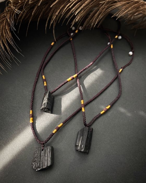 Колие амулет от черен турмалин