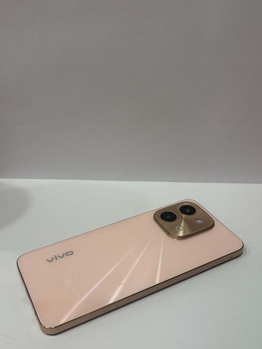 смартфон vivo Y28 виво у28