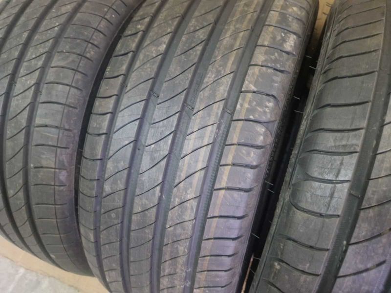 4 Michelin R17 205/45
нови летни гуми
DOT0922