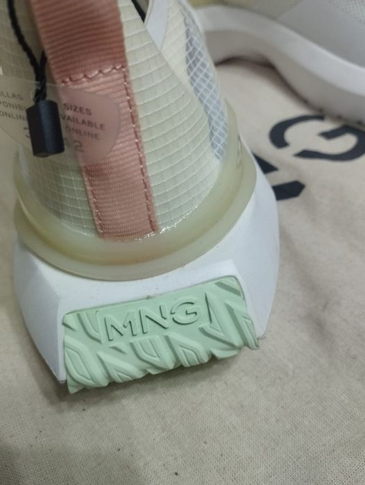 Кроссовки женские брендовые MANGO.