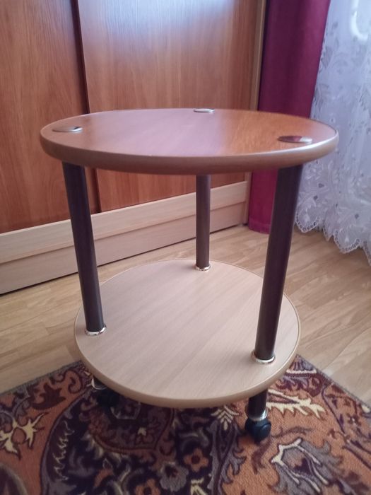 Продам журнальный столик.