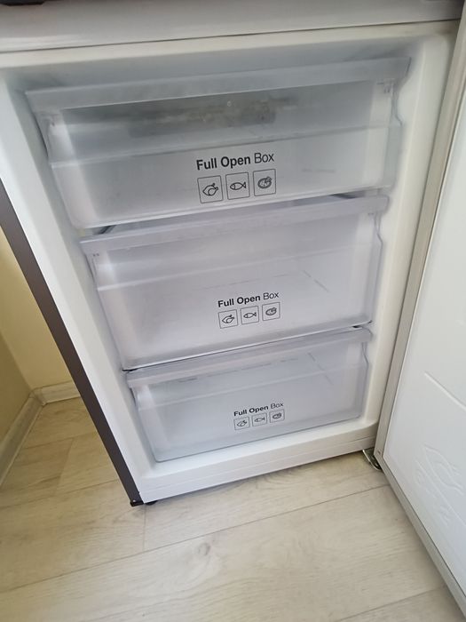 Холодильник Samsung