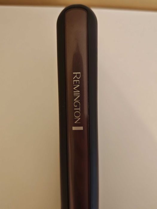 Преса 2 в 1 Remington Sleek&Curl с керамично покритие и LCD дисплей