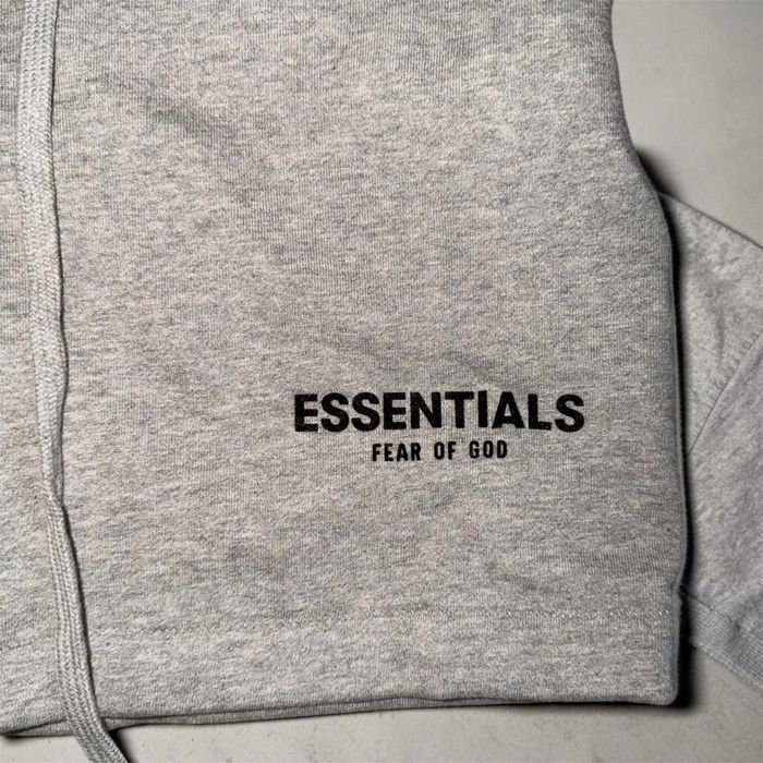 Essentials gray short pants