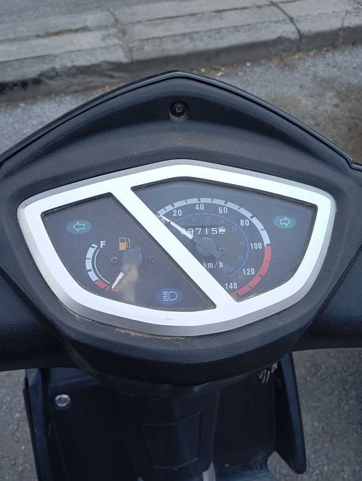 Продавам скутер Chinchi 125 куб.дм.
