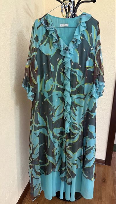 Продам платье новое