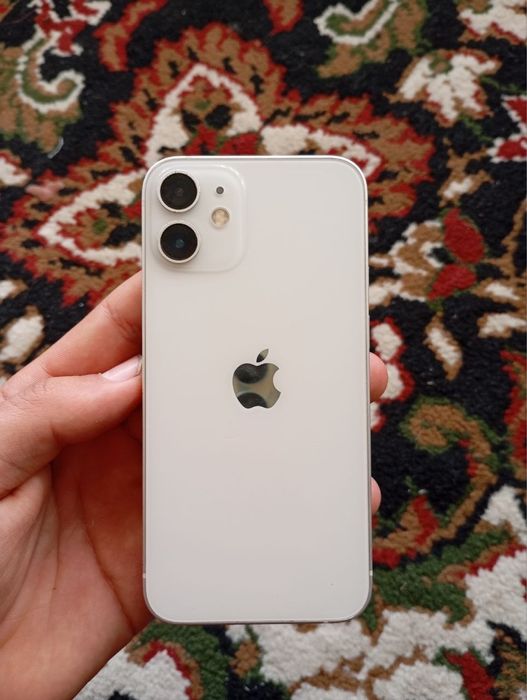 Iphone 12 mini idal holatda