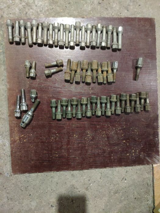 Болты колесные Мерседес