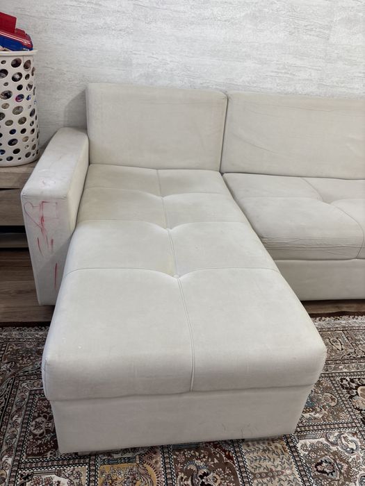 Продам диван шторы люстру и тумбочку