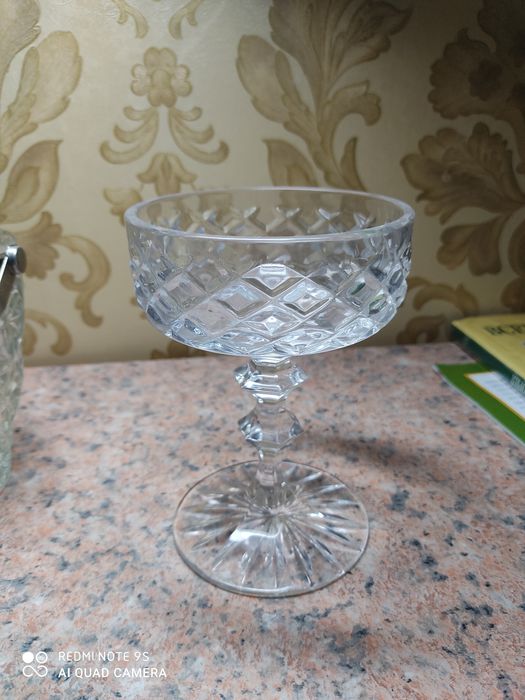 Продам вазы конфетницы графины