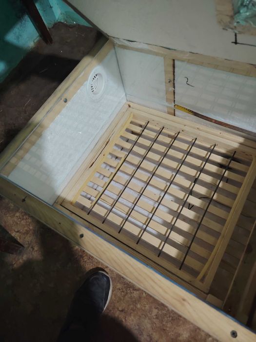 Инкубатор для яиц разного типа