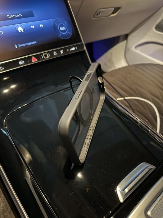 Продам чехол Ubear на iPhone 16 pro