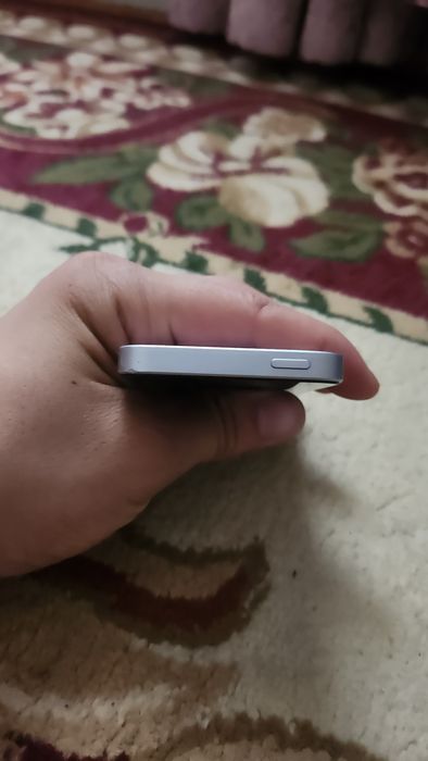Iphone SE 2016 holati yangidek