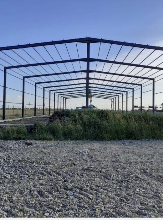 vând urgent  hala metalica 8×10×4h la un super preț 1900 € structura metalica