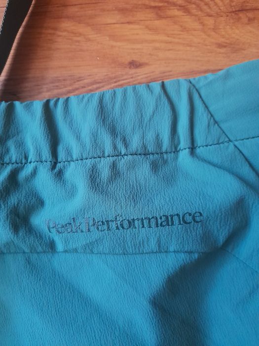 Peak performance мъжки къси панталонки 2XL размер.